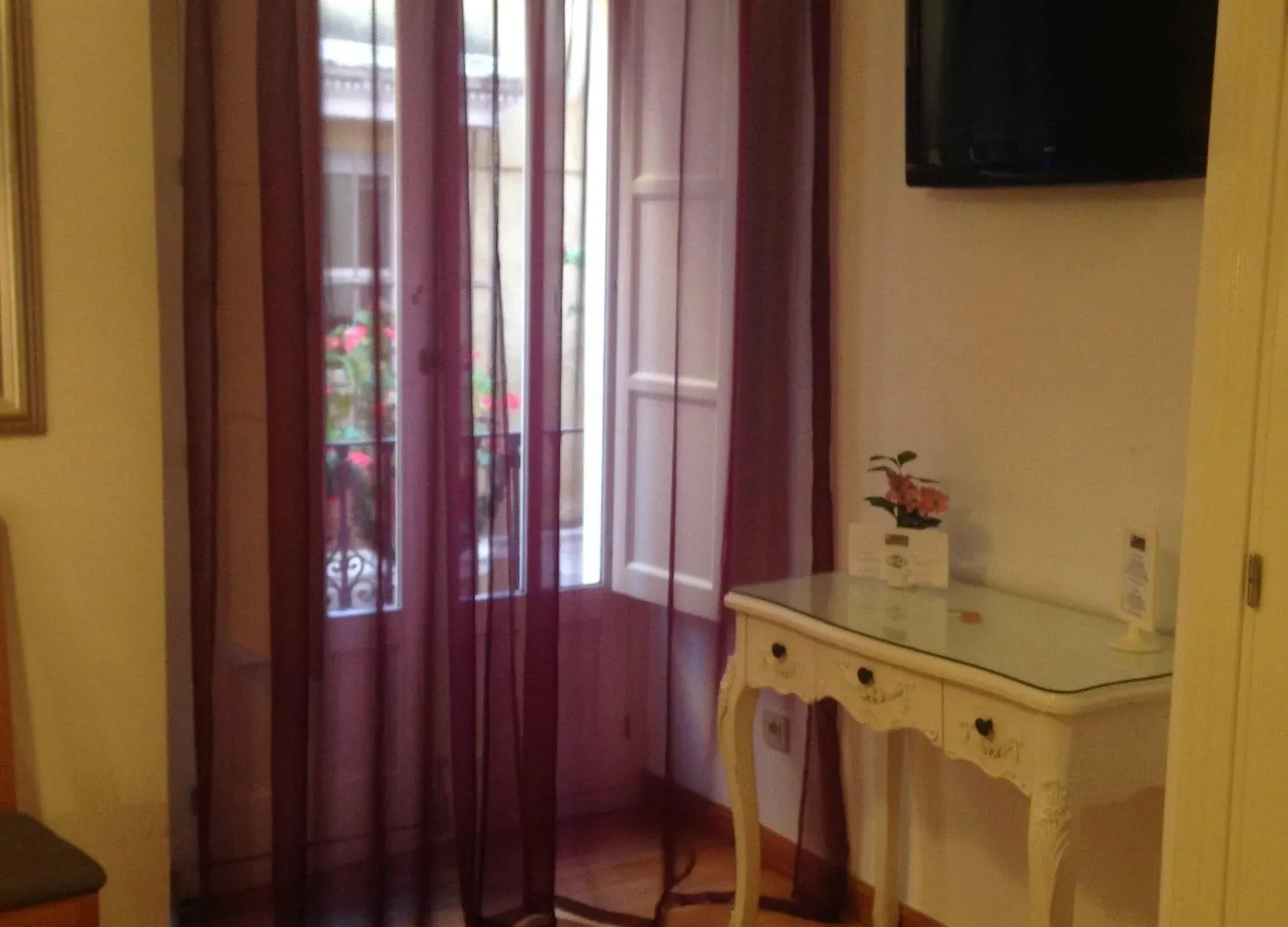 Un Patio En Santa Cruz Hotel Seville