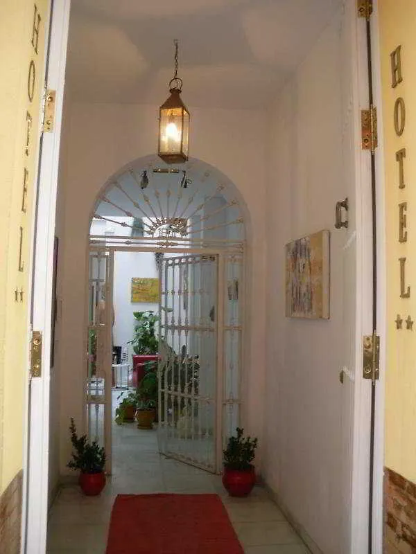 **  Un Patio En Santa Cruz Hotel Seville Spain