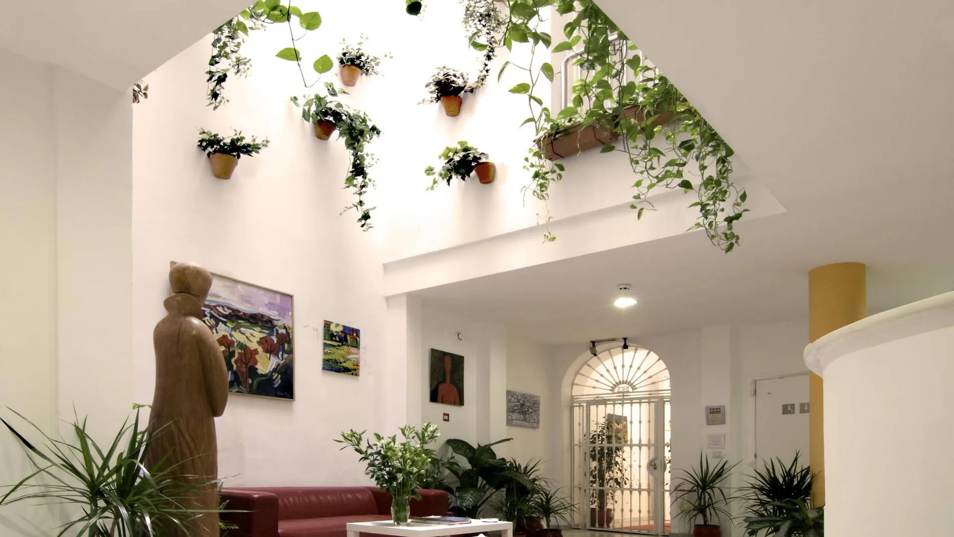 **  Un Patio En Santa Cruz Hotel Seville Spain