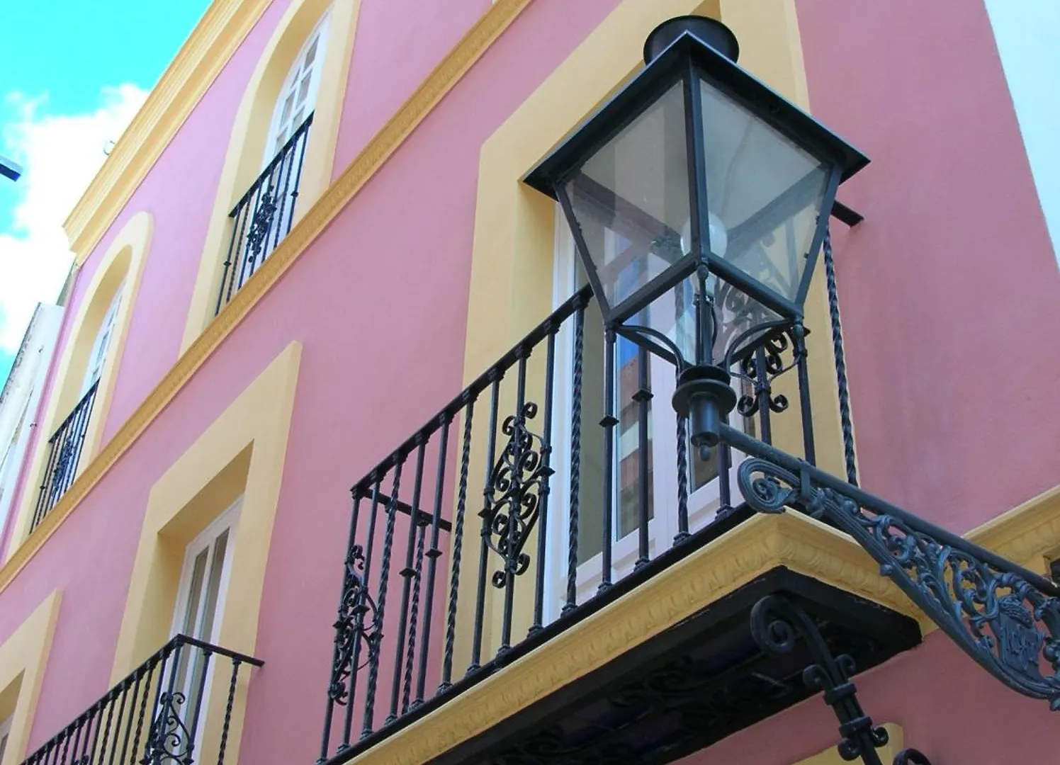 Un Patio En Santa Cruz Hotel Seville